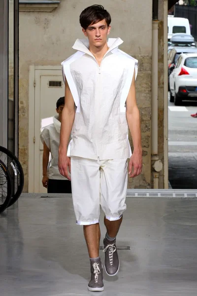 Look 35
